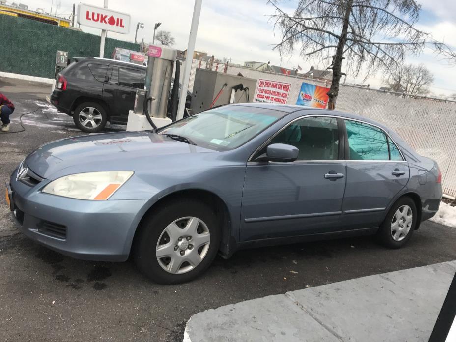 2007 Honda Accord 4 Doors Honda Accord Sedan i-Vtec 2.4 DOHC 4 Cylinder 5-Speed Manual Transmission