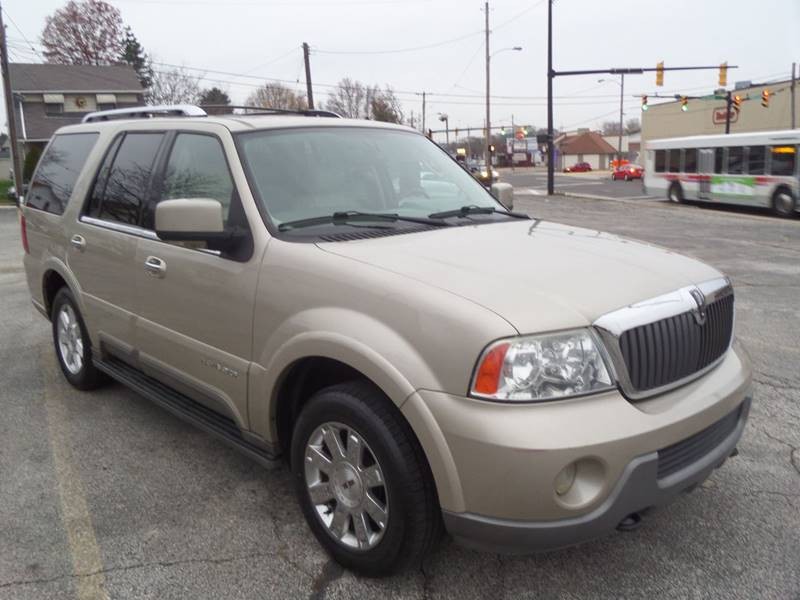 2004 Lincoln Navigator Luxury 4WD 4dr SUV