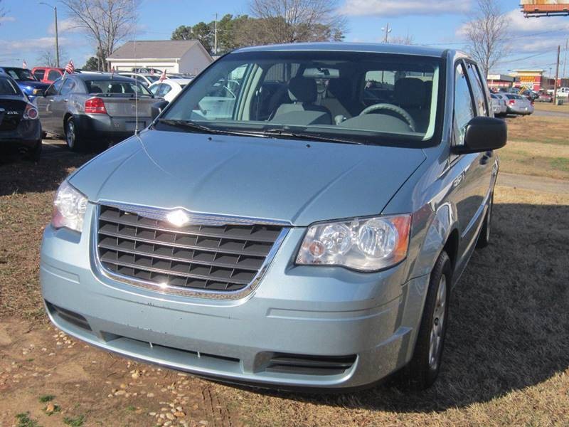 2008 Chrysler Town and Country LX 4dr Mini Van