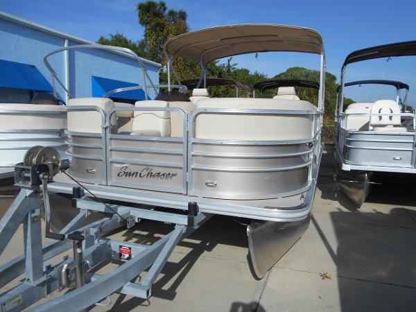 2017 SunChaser Classic Cruise 8520 Lounger DH