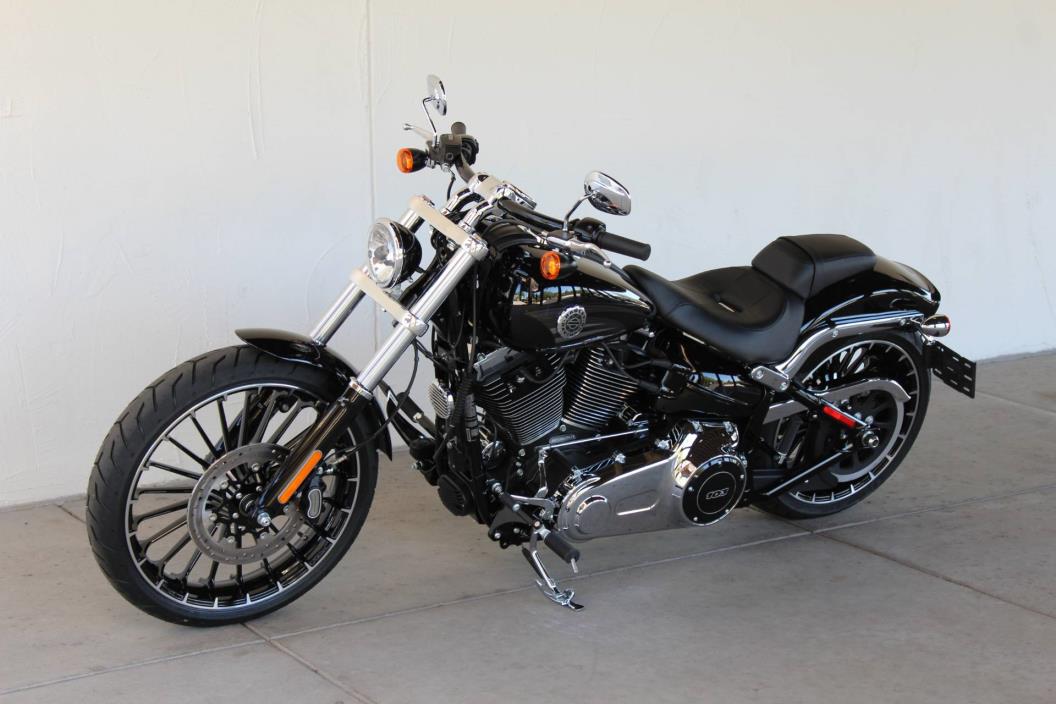 2017  Harley-Davidson  Breakout