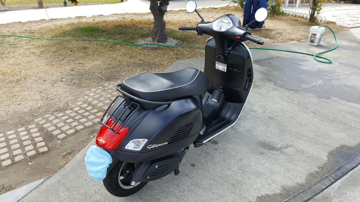 2012 Vespa GTS 300