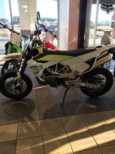 2017 Husqvarna 701 Supermoto