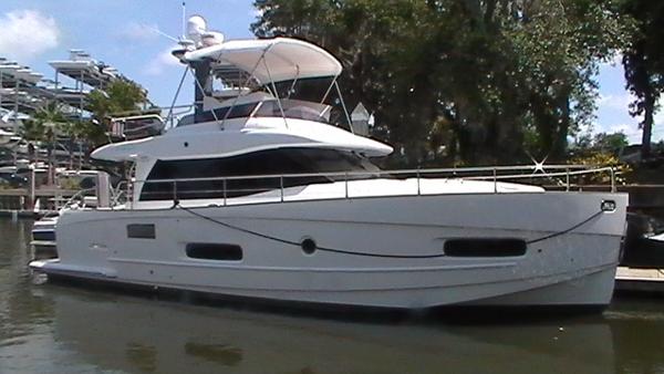 2013 Azimut Magellano 43