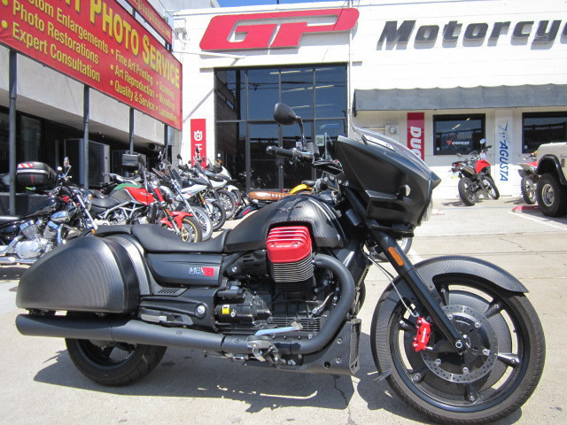 2017 Moto Guzzi MGX-21 FLYING FORTRESS