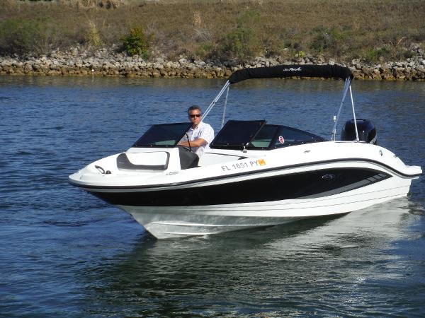 2015 Sea Ray 21 SPX Outboard