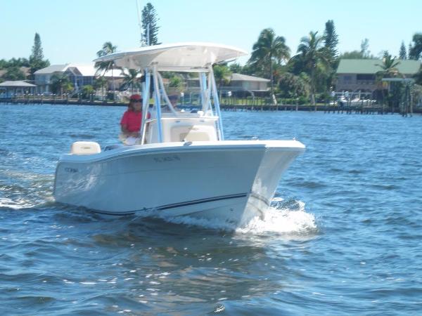 2014 Cobia 217 Center Console