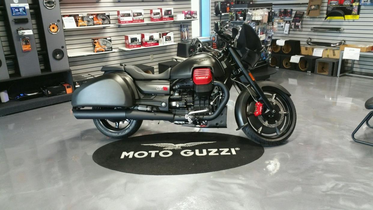 2017 Moto Guzzi MGX 21 Flying Fortress