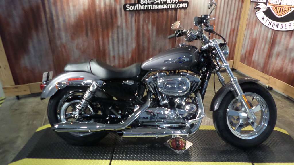 2016  Harley-Davidson  1200 Custom