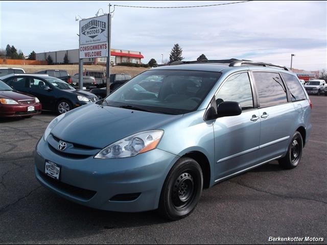 2008 Toyota Sienna CE 7-Passenger