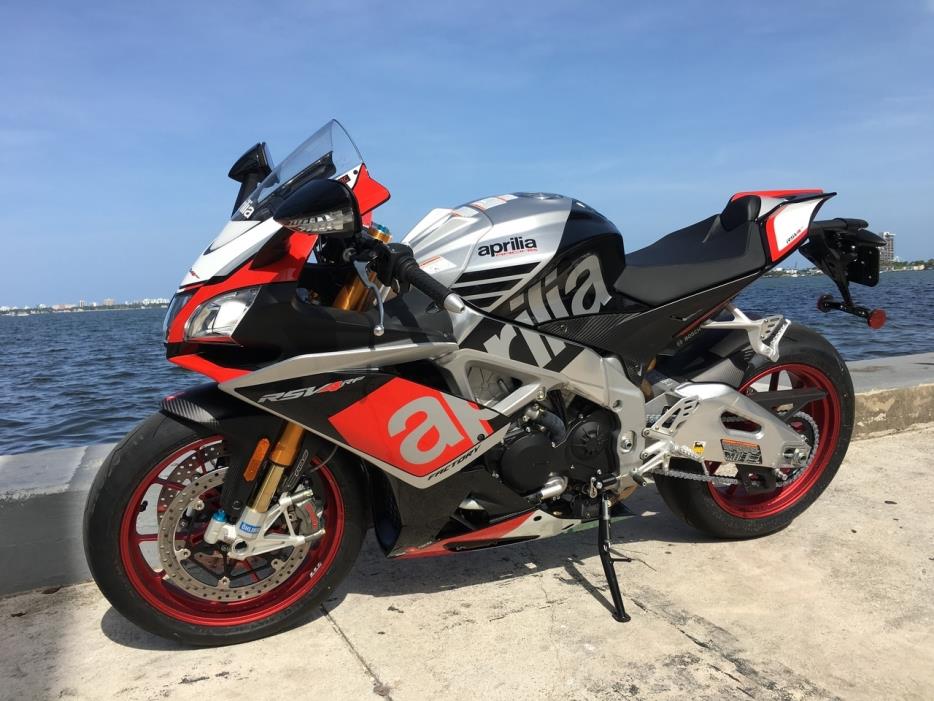 2016 Aprilia RSV4 RF FACTORY