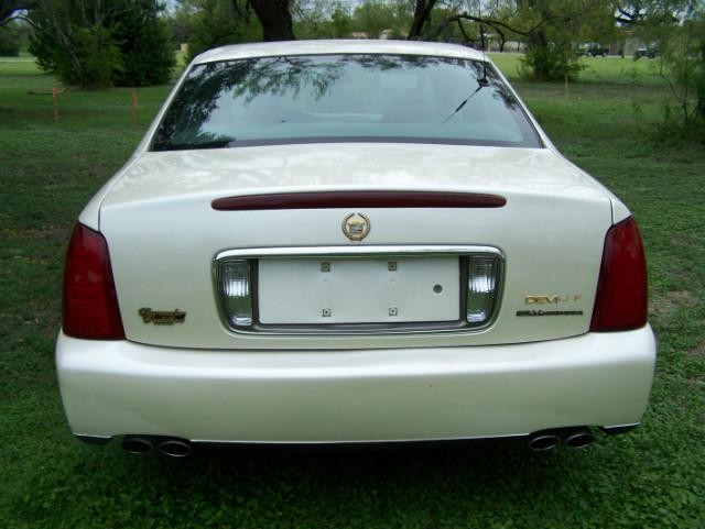 2001 Cadillac DeVille 4dr Sdn