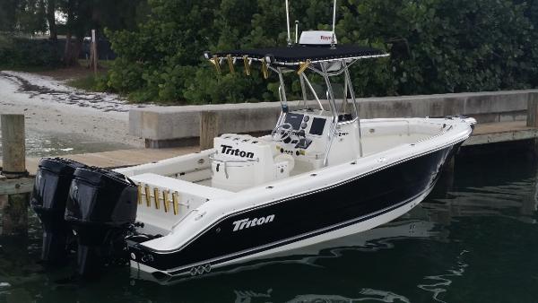 2005 Triton 2486