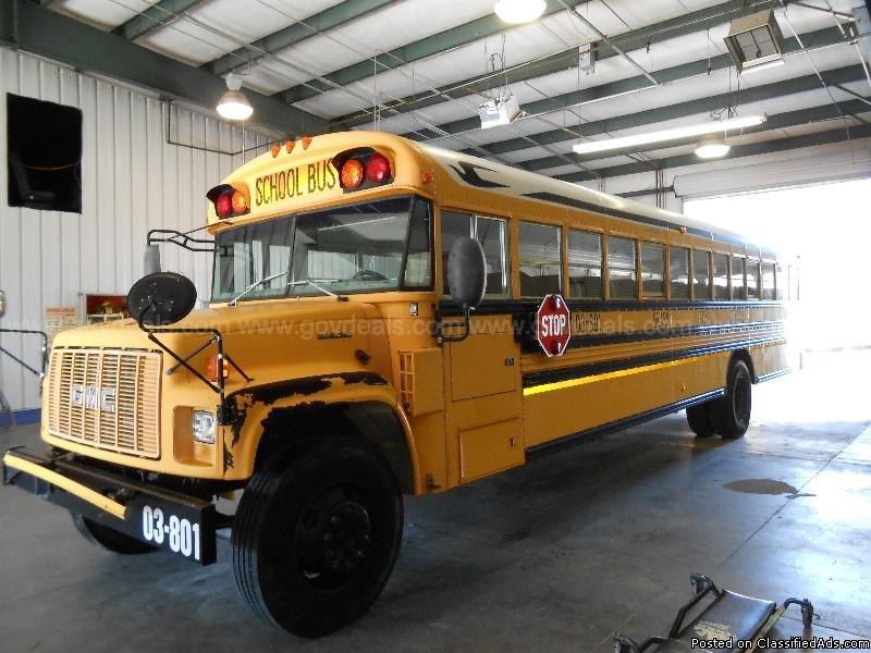 2002 GMC B7T042 School Bus