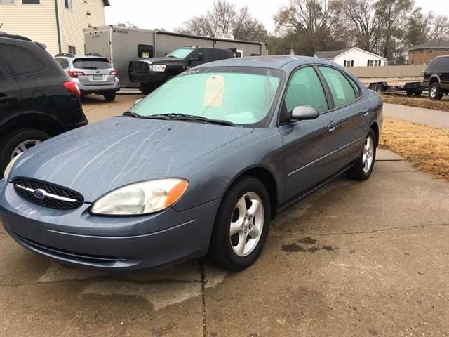 2001 Ford Taurus 4dr Sdn SES