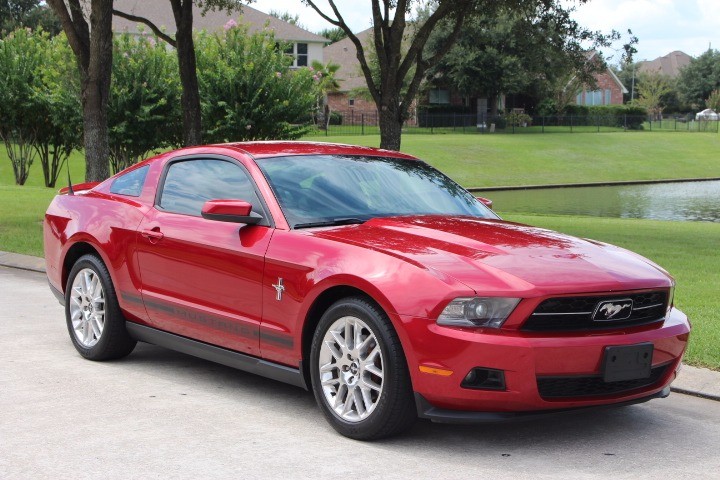 2013 Ford Mustang 2dr Cpe V6