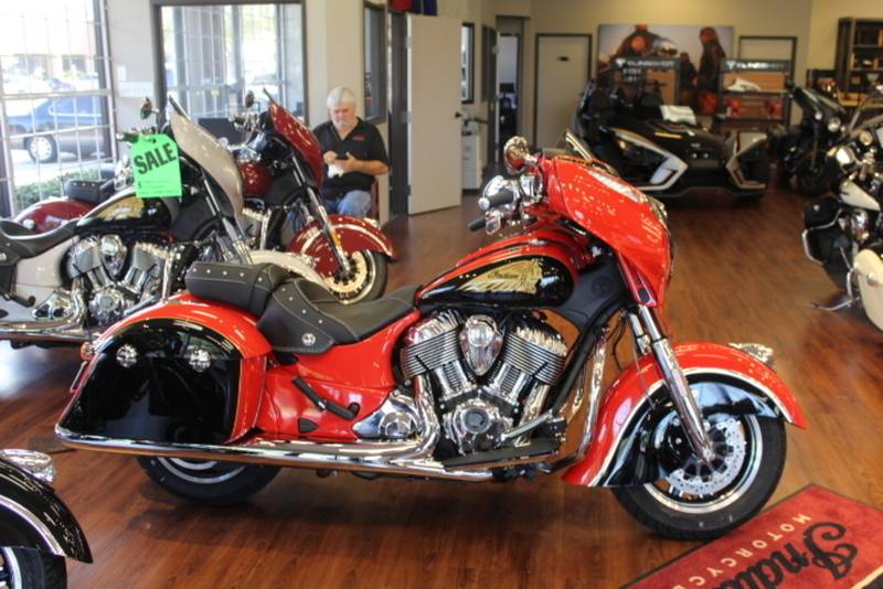 2017 Indian Chieftain Wildfire Red Over Thunder Blac