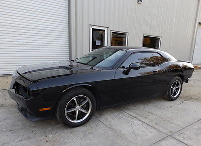 2010 Dodge Challenger SE Coupe, 3.5 L V6, 71,573 alvage Rebuildable, Automatic, Leather Seats, Rallye Group Package