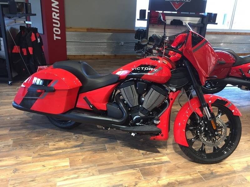 2017 Victory Magnum Indy Red Pearl w/Graphics