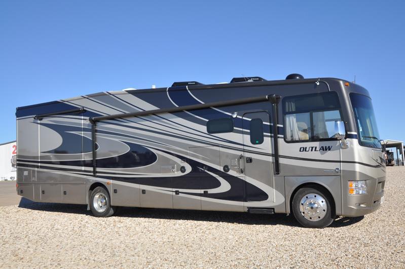 2015  Thor Motor Coach  Outlaw 38RE