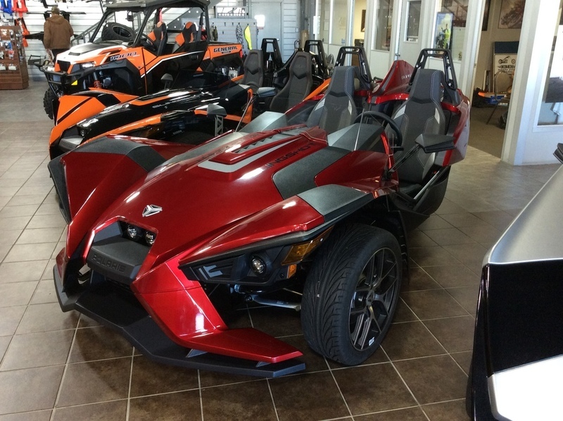 2017 Polaris Slingshot Reverse Trike SL Sunset Red