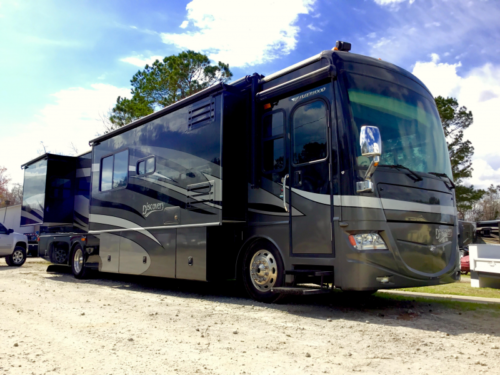 2009 Fleetwood RV Discovery Class A RV