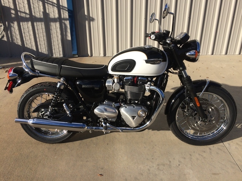 2017 Triumph Bonneville T120 Jet Black Pure White