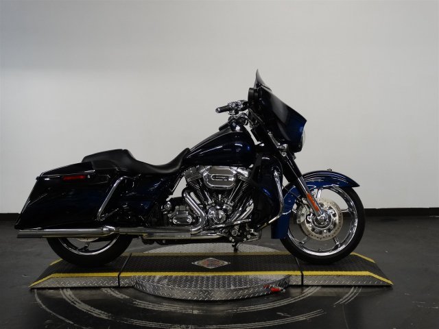 2016 Harley-Davidson Street Glide CVO FLHXSE