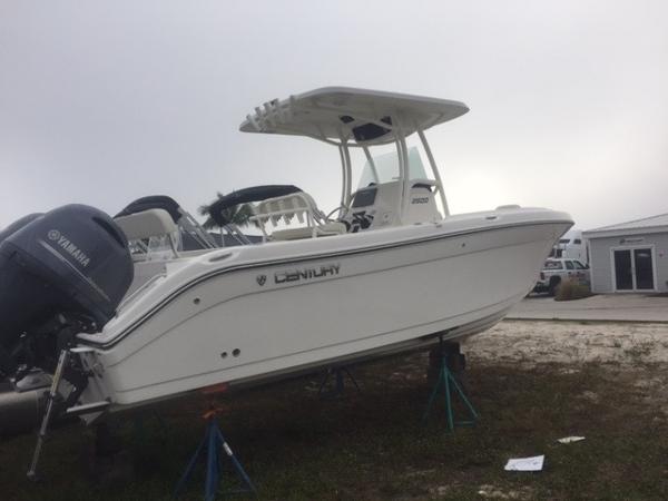 2017 Century 2600 Center Console