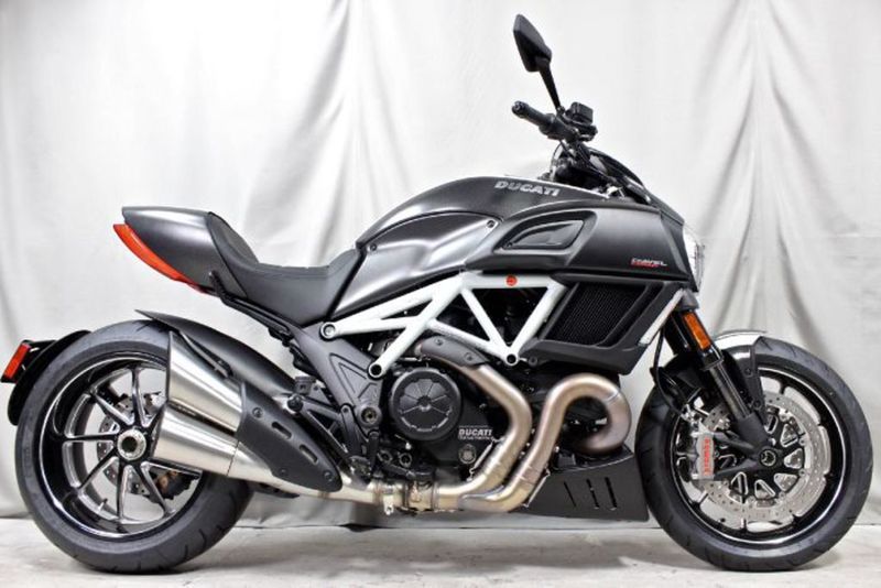 2015 Ducati Diavel Carbon