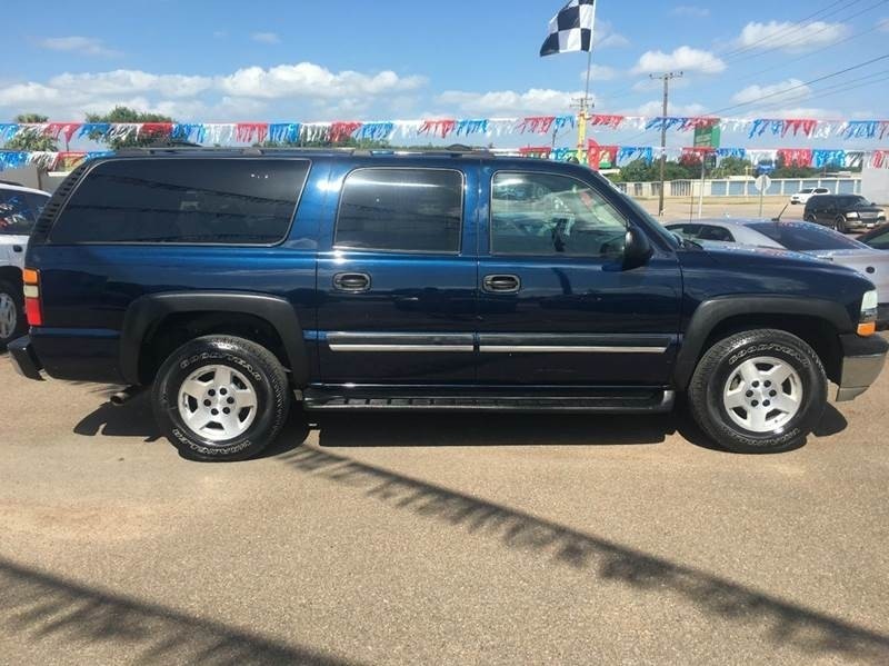 2004 Chevrolet Suburban 1500 LT 4dr SUV