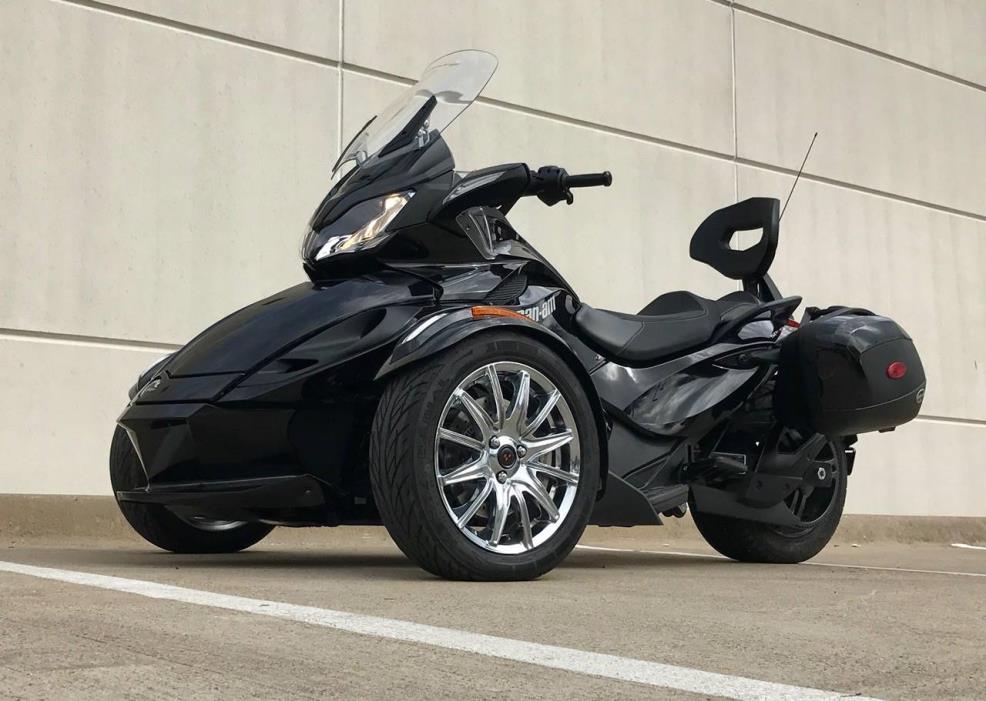 2013  Can-Am  Spyder ST Limited