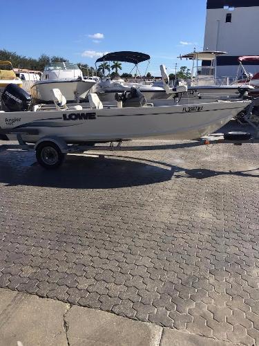 2005 Lowe Angler 165S