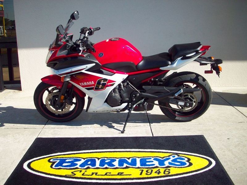 2014 Yamaha FZ6R Two-tone