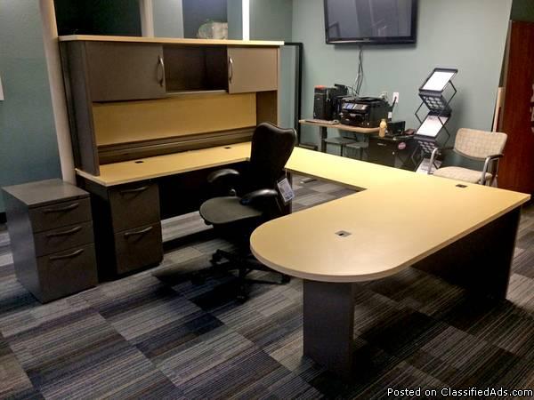 Grey & Maple - 6' x 8' x 6' Herman Miller 