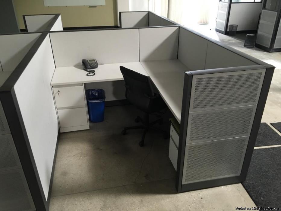 COS - 055 Steelcase Answer cubicles, 2