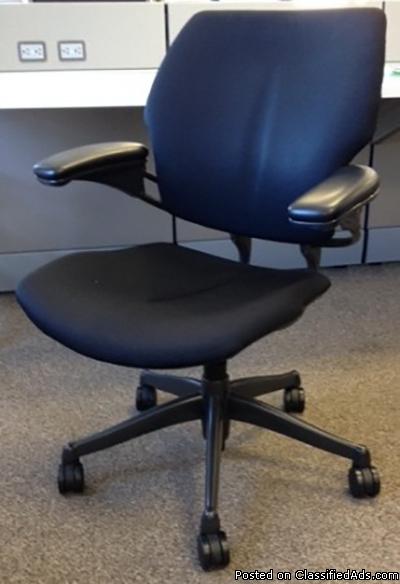 ETH-055 Humanscale Freedom Chairs (As-Is), 1
