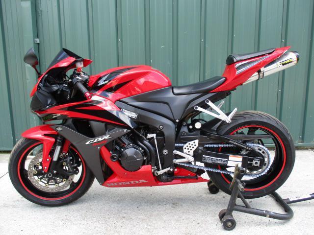 2008 Honda CBR 600RR WITH MANY EXTRAS AND MORE