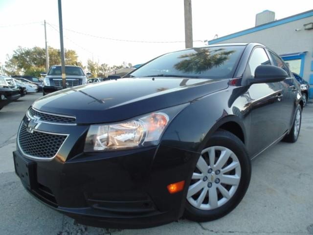 2011 Chevrolet Cruze LS 4dr Sedan