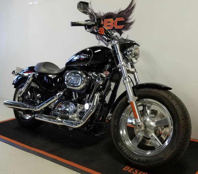 2011  Harley-Davidson  Sportster 1200 Custom