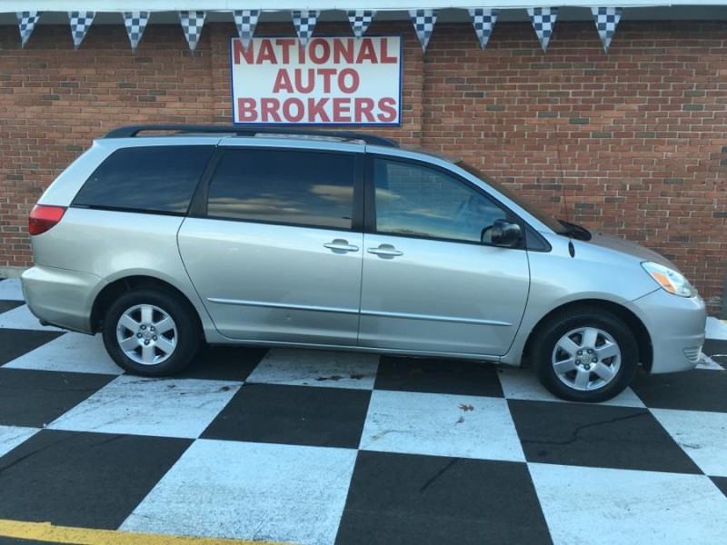 2004 Toyota Sienna 5dr LE FWD 7-Passenger