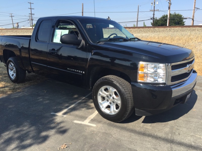 2008 Chevrolet Silverado 1500 2WD Ext Cab 143.5 LT w/1LT