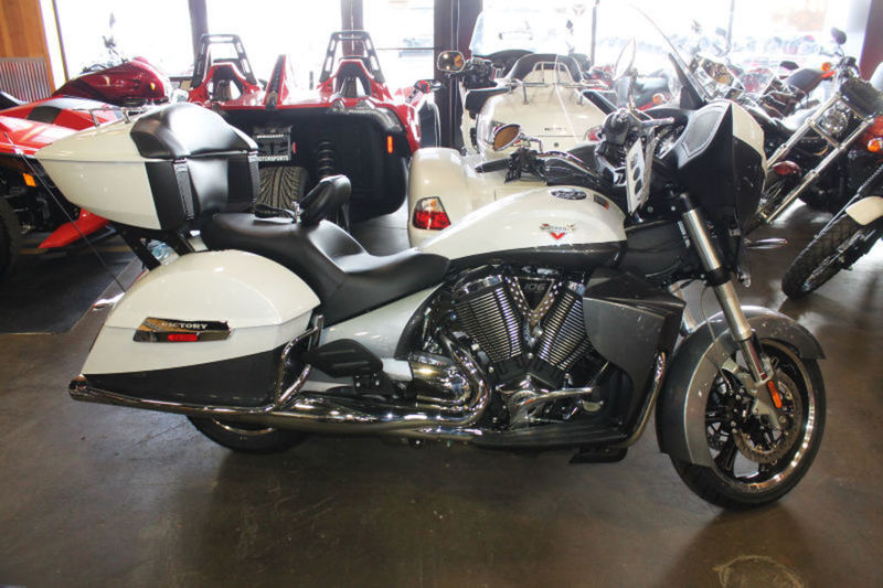 2016 Victory Cross Country Tour Two-Tone White Pearl