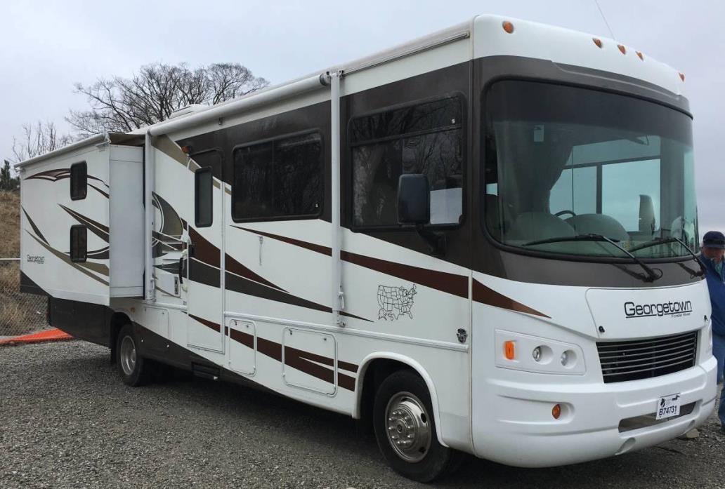 2010 Forest River Georgrtown 320DS