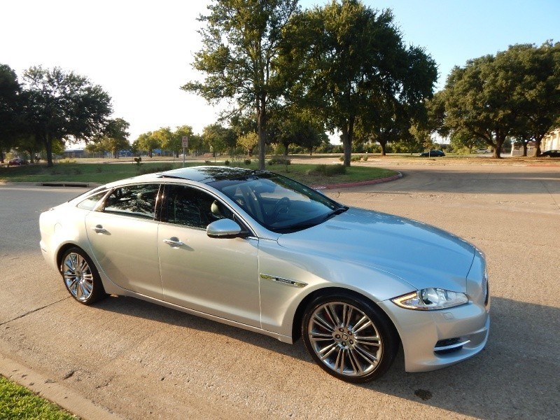 2011 Jaguar XJL Supercharged NAVIGATION/ BACKUP CAM/ PANORAMIC SUNROOF/ FINANCING