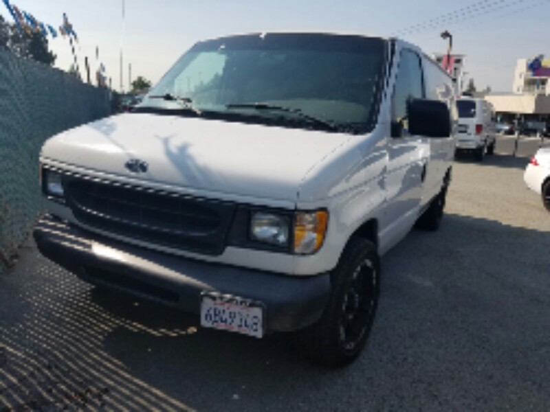 1999 Ford Econoline Cargo Van E-150