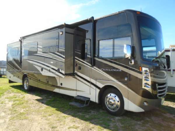 2015  Challenger by Thor Motor Coach  37ND