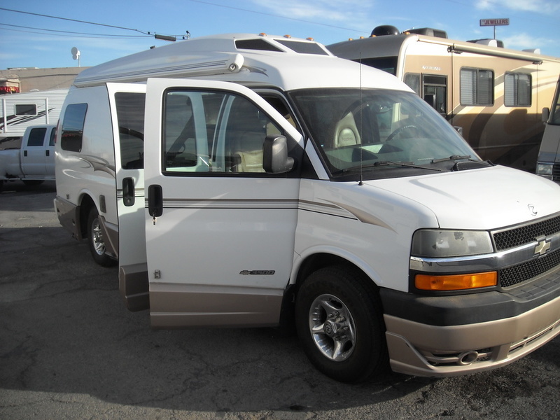 2005 Roadtrek Versatile 210