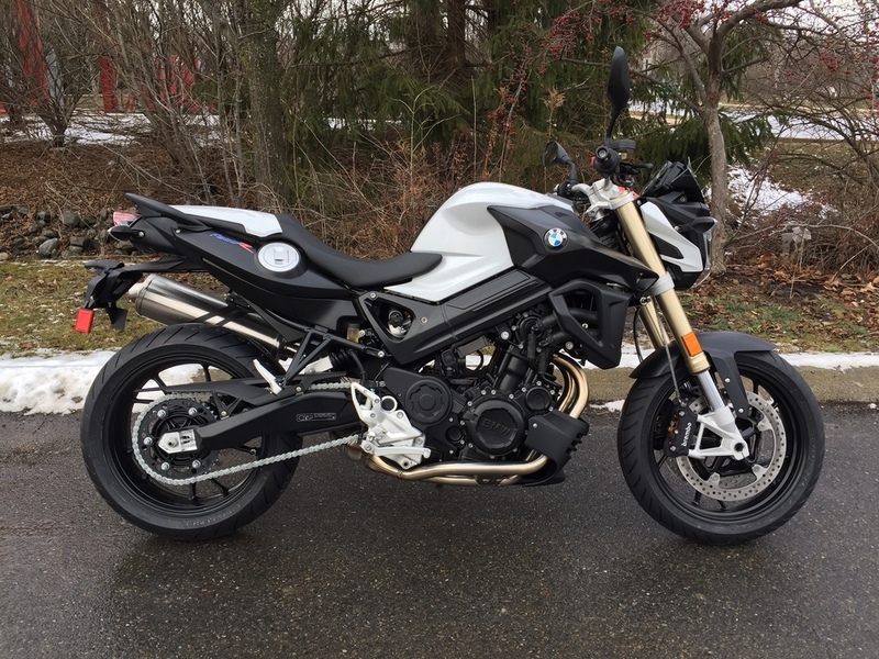 2016 BMW F 800 R Light White / Black Satin Gloss