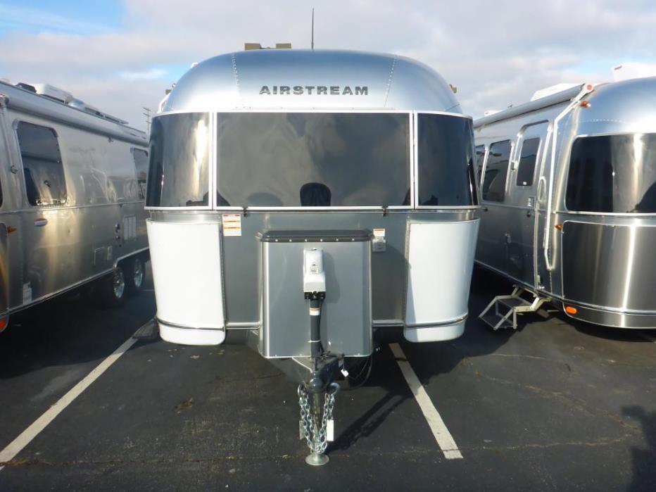 2016 Airstream Flying Cloud FC 28AWBFC TWIN REAR